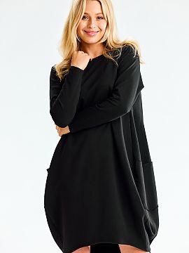 Rochie de zi Infinite You  Rochie de trening midi lejeră, cu mâneci lungi. Buzunare pe laterale. Concepută și cusută în Polonia.