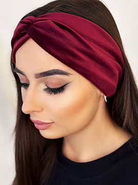 Bandă pentru cap IVON  O bentiță la modă, completarea perfectă pentru stilul de toamnă și iarnă. Fabricată din catifea moale, plăcută la atingere și car