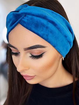 Bandă pentru cap IVON  O bentiță la modă, completarea perfectă pentru stilul de toamnă și iarnă. Fabricată din catifea moale, plăcută la atingere și car