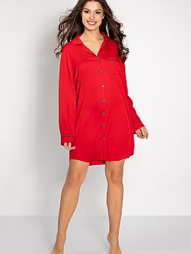 Cămaşă de noapte Momenti Per Me  Această cămașă de noapte elegantă este o combinație de confort și farmec feminin. Decolteul în V îi conferă subtilitate, iar ornam