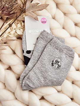 Şosete Step in style  Șosetele de gleznă pentru femei sunt ideale pentru zilele mai reci. Confecționate în principal din bumbac. Decorați cu inimioare și un