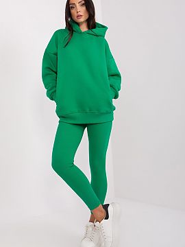 Completă Relevance  Acest set pentru femei combină designul la modă și confortul de neegalat, oferind un aspect unic și libertate de mișcare. Hanoracul rep