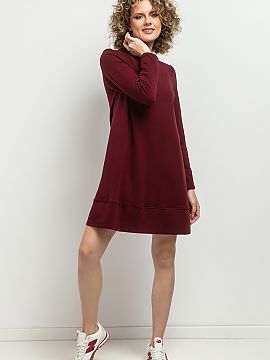 Rochie de zi Tessita  Rochia tricotată până la genunchi, cu croială trapez, este o opțiune excelentă pentru sezonul de toamnă. Finisajele atente - un decol