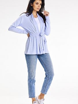 Cardigan awama  Un pulover drăguț și larg, cu guler șal, perfect pentru serile de primăvară și de vară. Este tăiat drept și vine cu o curea din ac