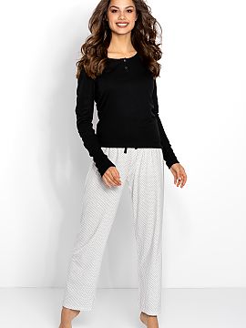 Pijama Momenti Per Me  Pijama confortabilă la modă pentru femei Momenti Per Me Naomi Naomi Black-Ecru. Model cu mânecă lungă și pantaloni lungi în culori co