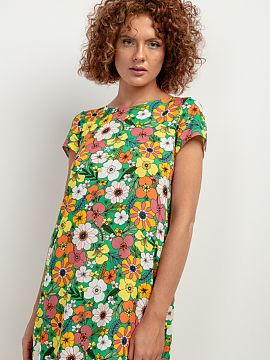Rochie de zi Tessita  Această rochie din viscoză cu model este alegerea perfectă pentru femeile care apreciază stilul și eleganța. Croiala sa clasică o fac