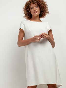 Rochie de zi Tessita  Rochia din in T403 este alegerea perfectă pentru zilele de vară. Croiala sa lejeră și lejeră vă face să vă simțiți confortabil și