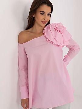 Bluză Lakerta  Bluză elegantă din țesătură unicoloră netedă, ideală pentru ocazii formale și la serviciu. Fabricată din bumbac de înaltă calita