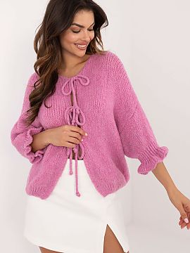 Sveter cu închidere Italy Moda  Pulover casual pentru femei, ideal pentru ocazii de zi cu zi. Se distinge printr-un model simplu, conferindu-i un caracter minimalist și un