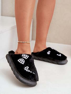 Papuci Step in style   Pantofii de blană pentru femei sunt combinația perfectă de confort și farmec. Fabricați din blană moale și confortabilă, aceștia o