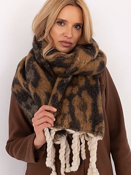 Şal AT  Elegantul fular cu o lungime de 214 cm din poliester cu motiv animalier, ideal pentru zilele mai reci. Realizat dintr-un material de înalt�
