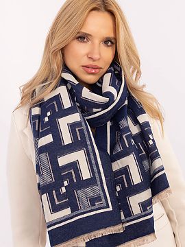 Şal AT  Fular elegant cu o lungime de 190 cm, fabricat din viscoză moale și plăcută la atingere. Se distinge prin modelul geometric, care adaug�
