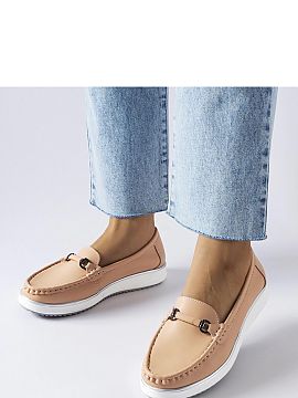 Mocasini Solea  Mocasini roz cu talpă din piele de la Vinceza nu sunt doar pantofi confortabili, ci și o piesă stilată pentru garderoba de vară. Design