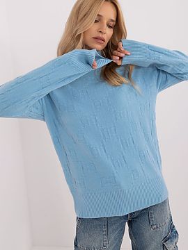 Helancă AT  Pulover de damă cu guler înalt, ideal pentru ocaziile de zi cu zi în stil casual. Realizat dintr-un material cu textură variată, ceea c