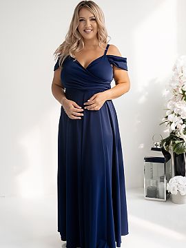 Rochie lungă With You  Rochie lungă elegantă cu decolteu în formă de plic, bretele subțiri și mâneci. Rochia este croită în talie, se închide cu un fermo