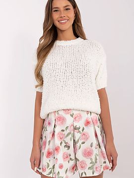 Pantaloni scurţi Italy Moda  Elegantele scurte pentru femei sunt o propunere stilată pentru multe ocazii, potrivite atât pentru ziua de zi, cât și pentru muncă, în