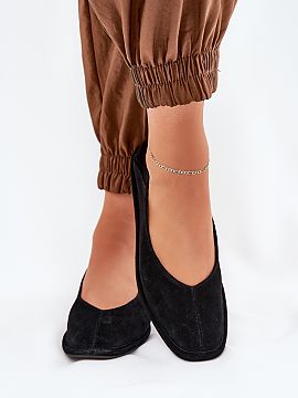 Balerini Step in style  Balerinii pentru femei de la Big Star, fabricați din piele naturală de catifea, care îmbină eleganța cu confortul. Vârfurile ușor rot