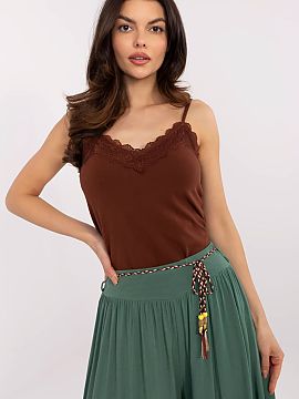 Top Sublevel  Stilul elegant și feminin al unui top casual pentru femei este un must-have în orice garderobă. Confecționat din bumbac de înaltă cali