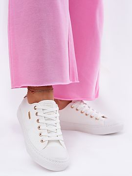 Tenişi Step in style  Adidași pentru femei de la Big Star sunt o propunere ideală pentru femeile care caută o combinație între confort și stil. Realizate di
