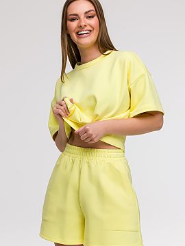 Pantaloni scurţi BeWear  Șorturile de damă cu croială lejeră și confortabilă sunt un must-have în garderoba de vară. Create cu gând la confort și stil, ace