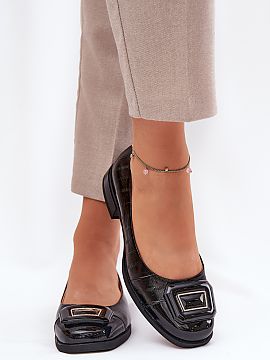 Balerini Step in style  Elegante balerine pentru femei din piele naturală. În față au o decorare care le conferă pantofilor un caracter deosebit. Cu toc plat, 