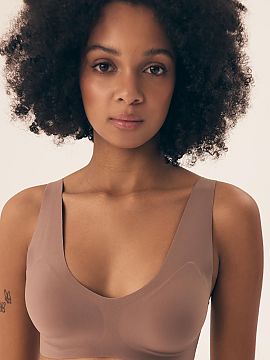 Sutien întărit Henderson  Sutien modern de tip Perfect Fit, care oferă o potrivire perfectă și confort maxim pe tot parcursul zilei. Realizat din microfibră moale