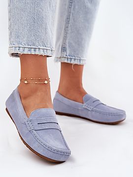 Mocasini Step in style  Mokasini de damă de la marca Big Star, realizați dintr-un suede natural de înaltă calitate, sunt o clasă de eleganță și confort. Vâ