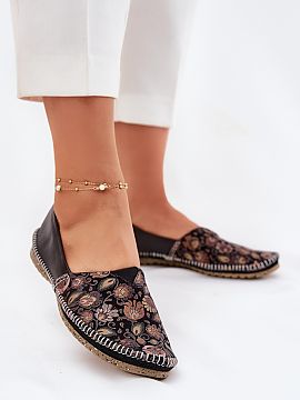 Balerini Step in style  Elegantele balerine pentru femei de la Maciejka, fabricate din piele naturală de înaltă calitate, reprezintă o combinație perfectă în