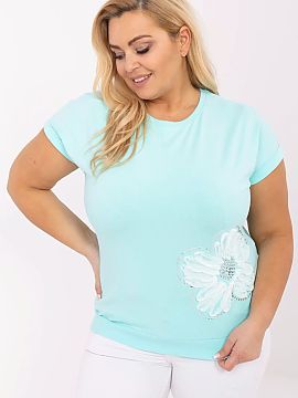 Bluza marime plus Relevance  Această bluză casual plus size este o propunere ideală pentru femeile care apreciază confortul și accentele decorative subtile în fiec