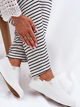 Tenişi Step in style  Tenisi pentru femei de tip slip-on de la marca Big Star, fabricați din material textil de înaltă calitate, sunt alegerea perfectă pentru