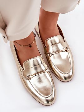 Mocasini Step in style  Mocasini de damă de la brandul Maciejka reprezintă o alegere elegantă pentru femeile care apreciază confortul și stilul. Realizate din 