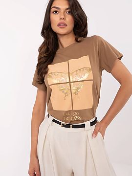 Tricou Factory Price  Tricou ușor și confortabil pentru femei, ideal pentru ocazii de zi cu zi. Realizat dintr-o combinație dominantă de bumbac și elastan, a