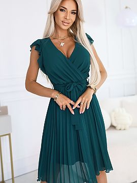 Rochie elegantă Numoco  Rochia uimitoare de culoare verde sticlă este o combinație de eleganță și confort. Modelul cu decolteu în formă de plic frumos sublin