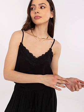 Top Fresh Made  Tricoul elegant pentru femei în stil casual este o propunere ideală pentru zilele de vară sau ca bază pentru jachete și sacouri ușoare