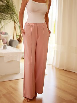 Pantaloni de damă Mirale  Pantaloni Flint au fost realizați din tricot de bumbac îmbogățit cu elastan. Se caracterizează prin talie înaltă și picioare largi c