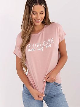 Tricou Sublevel  Tricoul casual pentru femei de lungime standard este o combinație între confort și stilul la modă. Confecționat dintr-o amestec moale �