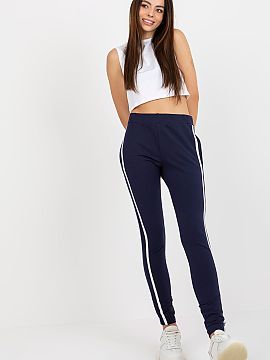 Pantaloni de trening Rue Paris  Pantaloni de trening confortabili în stil casual-sport sunt alegerea ideală pentru ziua de zi și activitățile fizice. Realizate dintr-o