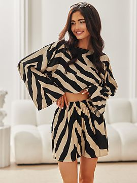 Pantaloni scurţi Roco Fashion  Șorturile Ilaria sunt combinația perfectă între stil, confort și libertatea verii, create pentru femeile care doresc să se simtă la m