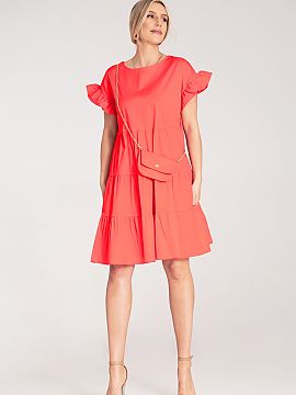 Rochie de zi Figl  Rochie mini cu volane, croită dintr-un material ușor din bumbac. Model cu croială lejeră, cu mâneci scurte decorate cu volane. Partea d