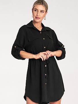 Rochie de zi Figl  Rochie cămașă închisă cu nasturi, cu un guler clasic și două buzunare la piept. Mâneci reglabile cu posibilitatea de a fi prinsă. L