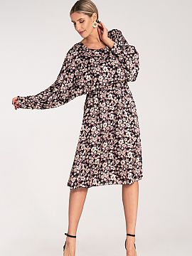 Rochie de zi Figl  Rochie midi cu model floral din satin de înaltă calitate. Croială de tip kimono. Rochie cu mâneci largi cu manșetă. În talie pliuri m