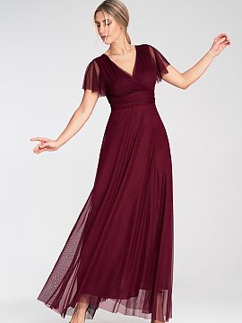Rochie lungă Figl  Rochie midi din plasă cu mâneci scurte tip fluture. Model cu cupe încorporate și decolteu în formă de inimă. Partea de jos este evaza