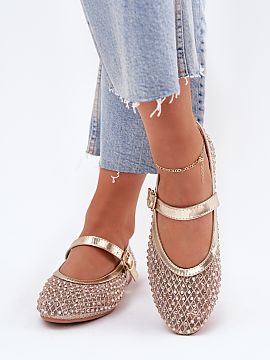 Balerini Step in style  Balerinii pentru femei cu elemente decorative care imbina eleganta cu un stil subtil. Varful rotunjit le confera delicatete, iar curea cu ca