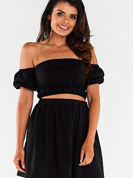 Fustă scurtă Infinite You  Fusta scurtă cloș, cusută dintr-un material neted. În talie, elasticul asigură o potrivire confortabilă. Croiala clasică, cu o ușoar