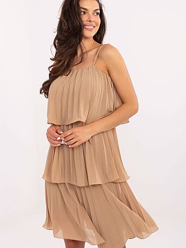 Rochie elegantă Och Bella  Rochie elegantă și stilată până la genunchi, creată cu gândul la ocazii speciale. Realizată dintr-un material neted dintr-o combina�