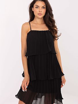 Rochie elegantă Och Bella  Rochie elegantă și stilată până la genunchi, creată cu gândul la ocazii speciale. Realizată dintr-un material neted dintr-o combina�