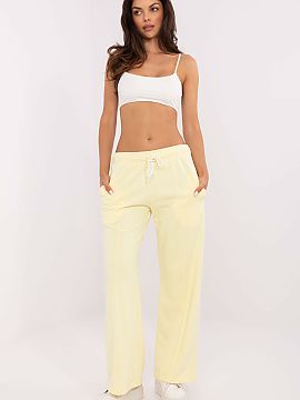 Pantaloni de trening Relevance  Pantaloni de trening confortabili și eleganți, creați cu gândul la confortul zilnic. Realizați dintr-un amestec moale de bumbac și pol