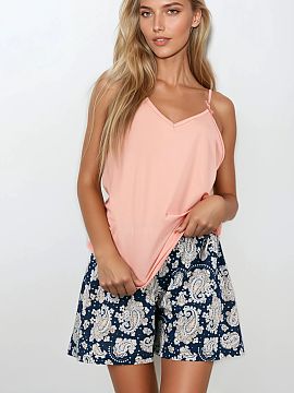 Pijama Momenti Per Me  Pijama elegantă și confortabilă pentru femei în 2 piese este combinația perfectă de eleganță, farmec feminin și confort. Realizată