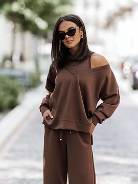 set LaBalancia  Elegantul set pentru femei creat cu gândul la confort și aspect feminin. Este format din trei elemente perfect potrivite. Bluza cu mâneci