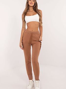 Pantaloni de trening Factory Price  Confort și stil într-un singur articol, aceste pantaloni de trening casual sunt o alegere perfectă pentru fiecare zi. Realizate din bumba